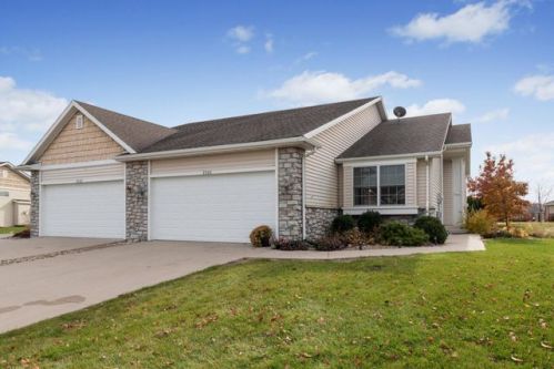 2926 Roxboro Dr, Ames, IA 50010-1141