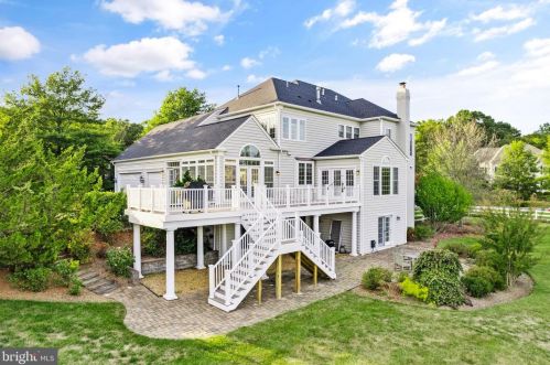 20906 Mcintosh Pl, Leesburg VA  20175-6372 exterior