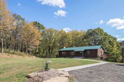 125 Kelly Rd, Portersville, PA 16051-2107