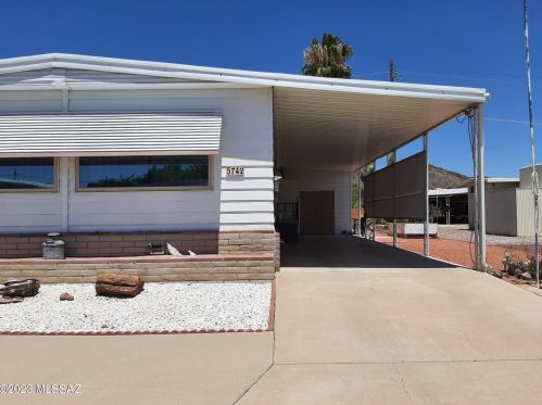 5742 Circle Z St, Tucson, AZ 85713-4417