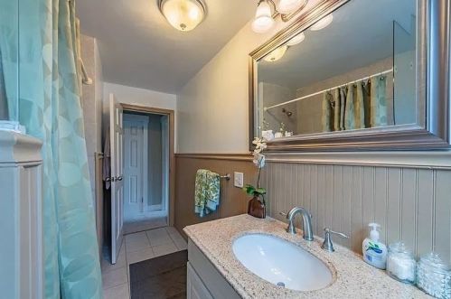 1611 Chelton Ave, Pittsburgh PA  15226-2435 exterior