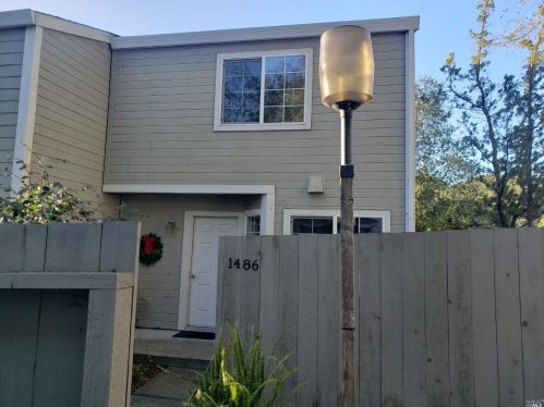 1486 Townview Ave, Santa Rosa, CA 95405-7563