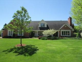 6327 Parkview Rd, Greendale, WI 53129-2153