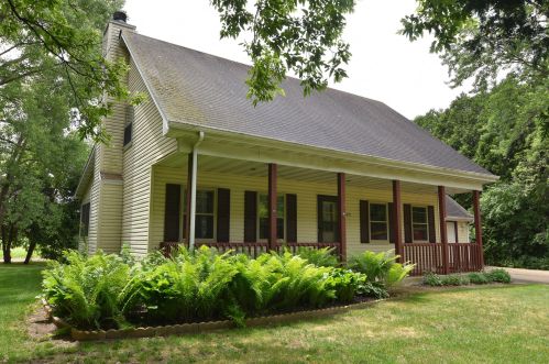 2417 Wallace Lake Rd, West Bend WI  53090-1152 exterior