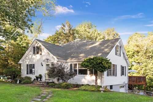 62 Buckshollow Rd, Mahopac, NY 10541-3713
