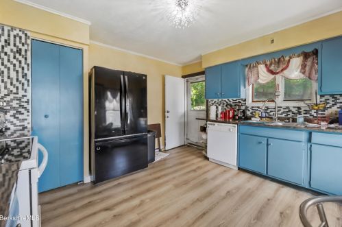 3 Richmond St, Adams MA 01220-1934 exterior