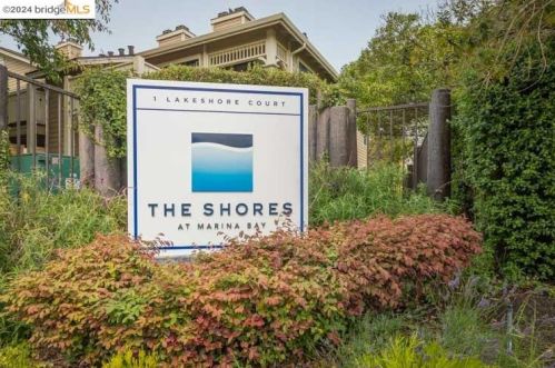 123 Lakeshore Ct, Richmond CA  94804-7422 exterior