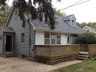 801 1st St, Indianola, IA 50125-3258