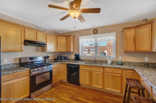 271 Kearney Ave, Pelican Island NJ  08751-1822 exterior