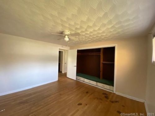 660 Whittemore Rd, Waterbury, CT 06762-3003
