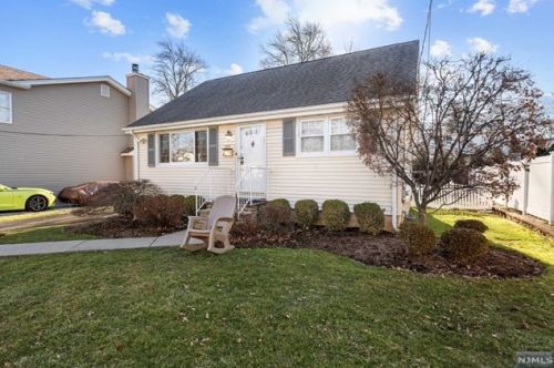 320 Hoover Ave, Westwood, NJ 07676-4710