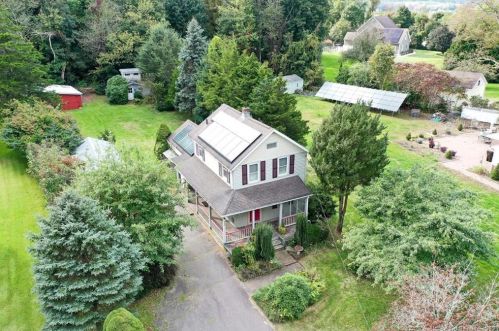 357 West St, Middletown, CT 06457-4008