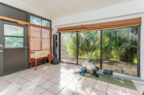 216 9th St, Dania Beach FL  33004-4439 exterior