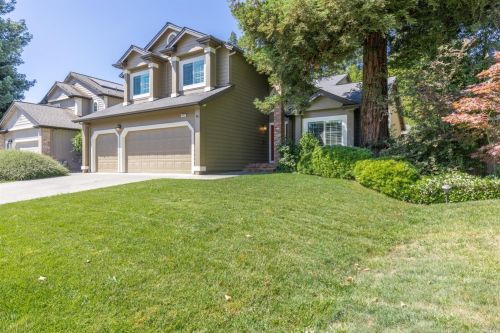 5063 Deerwood Dr, Santa Rosa, CA 95403-7521