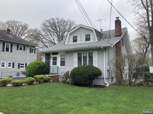 224 9th Ave, Paterson, NJ 07506-1549