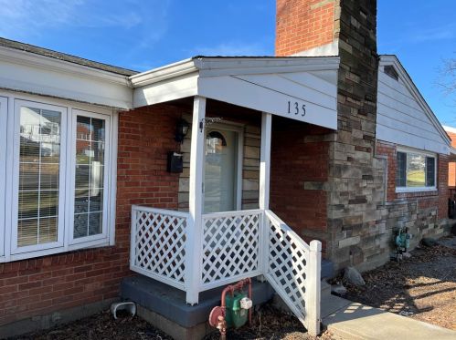 135 Greenbriar Dr, Pittsburgh, PA 15220-1816