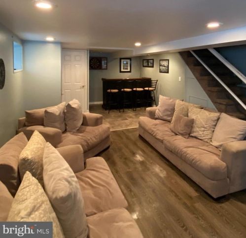 3118 Guilford St, Philadelphia PA 19152-4504 exterior