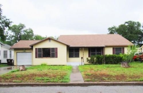 426 Miller Ave, Kingsville, TX 78363-6332