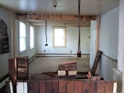 13 High St, Vernon CT  06066-3638 exterior