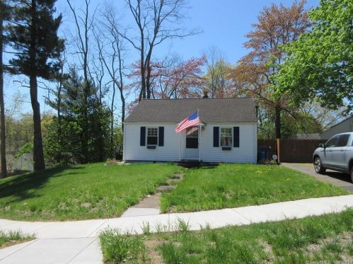 63 Bilyue Rd, Manchester, CT 06042-1903