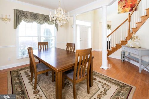 389 Mannering Dr, Dover, DE 19901-5408