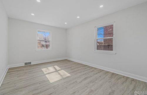 154 Midland Pl, Newark NJ  07106-3311 exterior