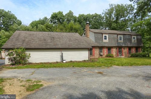 77 Beechcliff Dr, Carlisle, PA 17015-9098