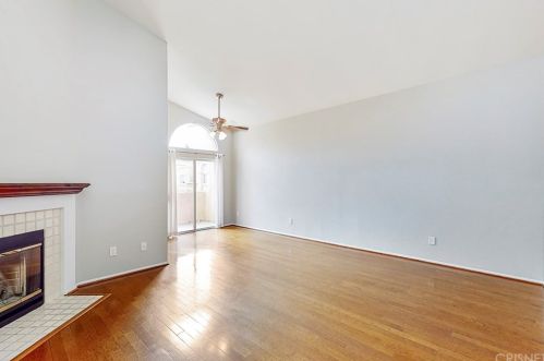25120 Steinbeck Ave, Santa Clarita, CA 91381-1292