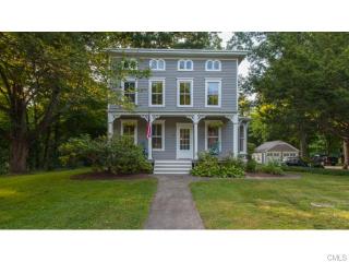 92 Milwaukee Ave, Bethel, CT 06801-2233