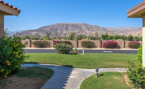 42 Majorca Dr, Rancho Mirage CA  92270-3823 exterior
