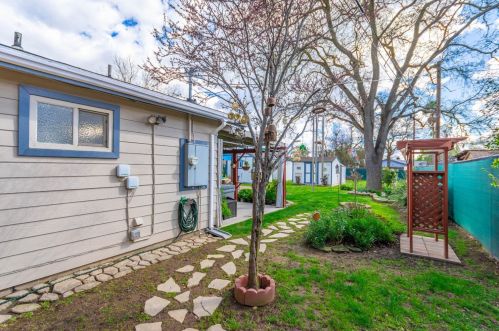 616 Q St, Rio Linda CA  95673-1427 exterior