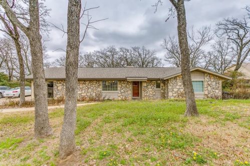 7815 Rendon Oaks Dr, Burleson, TX 76028-3063