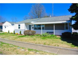 1259 Hawthorne Ave, Canton, OH 44710-1415