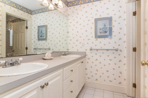 11 Blueberry Hill Reserve, Deep River CT  06419-2330 exterior