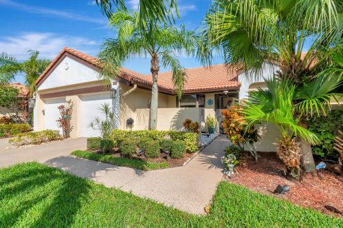 8253 Waterline Dr, Boynton Beach, FL 33472-2319