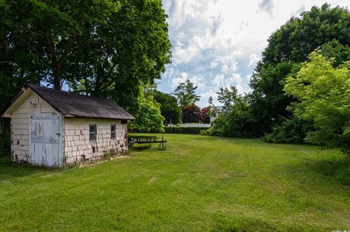 312 5th St, Elwood NY  11731-2815 exterior