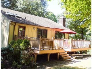 622 Wire Mill Rd, Stamford, CT 06903-4708