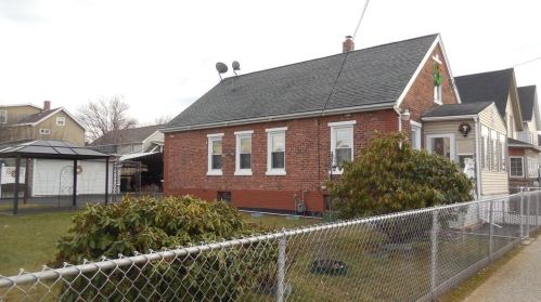 65 Merrick St, West Springfield, MA 01089-3420