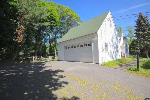 66 Shore Rd, Mount Sinai NY  11766-1420 exterior