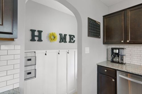 525 66 Ave, Minneapolis MN 55429-1619 exterior