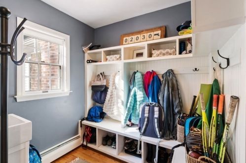 22 Main St, Dover MA  02030-2026 exterior