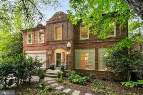 4603 Foxhall Cres, Washington, DC 20007-1061