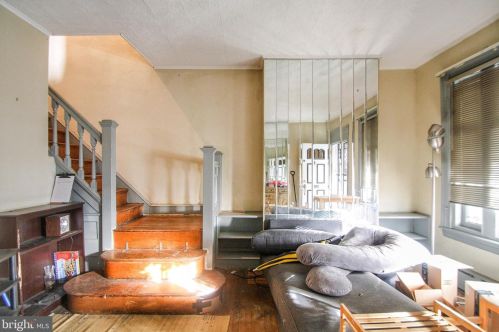 5745 Larchwood Ave, Philadelphia, PA 19143-1209