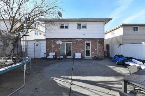 161-23 83rd St, Jamaica, NY 11414-1206