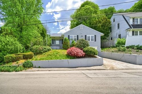 178 Fiske St, Waterbury, CT 06710-1204