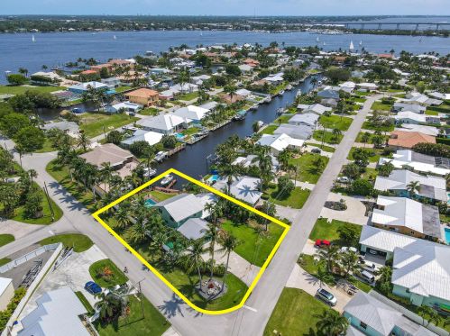 1489 Seahawk Way, Palm City FL  34990-4249 exterior