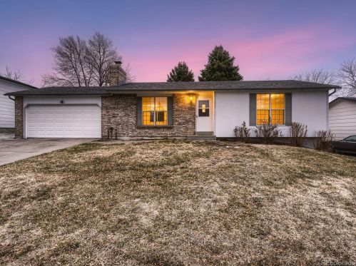 17761 Kansas Pl, Denver, CO 80017-4303