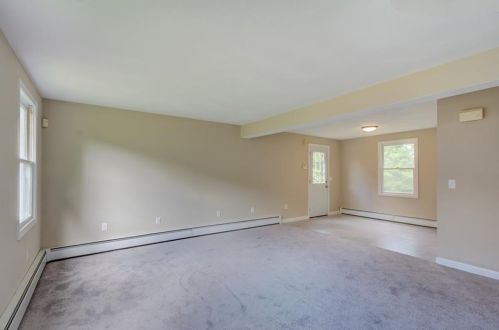 21 Belfield Dr, Providence RI  02919-1801 exterior