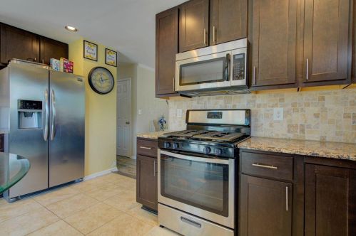 2103 84th St, Kenosha WI  53143-1622 exterior