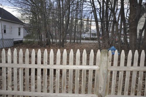 4 Fairview Ave, Nashua NH 03060-4105 exterior